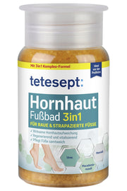 tetesept Hornhaut-Fußbad 3in1 in brauner Kunststoffflasche mit grün-gelbem Etikett
